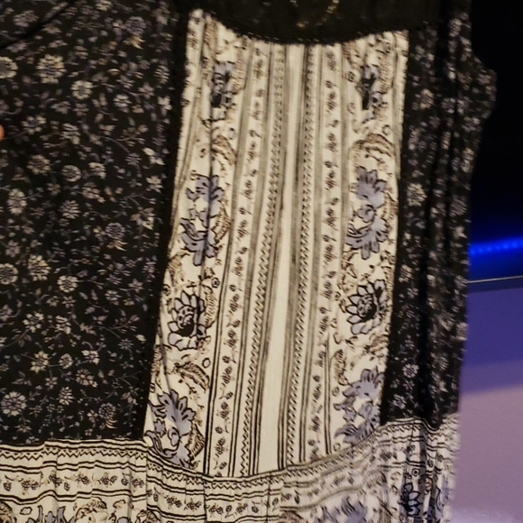 Top - Picture 2 of 3